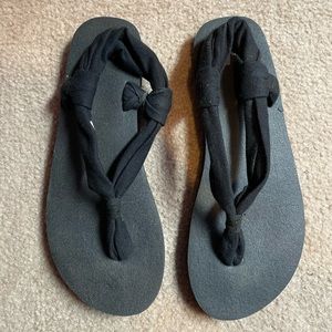 Black Sanuk Sandals size 7